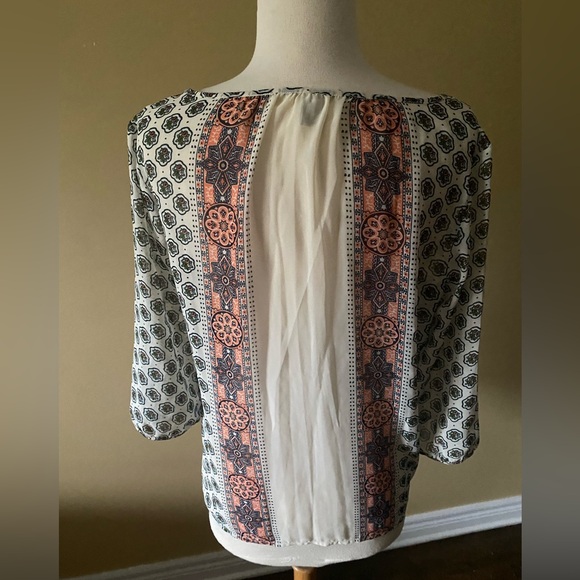 Old Navy-  women blouse- Size M - Picture 2 of 4